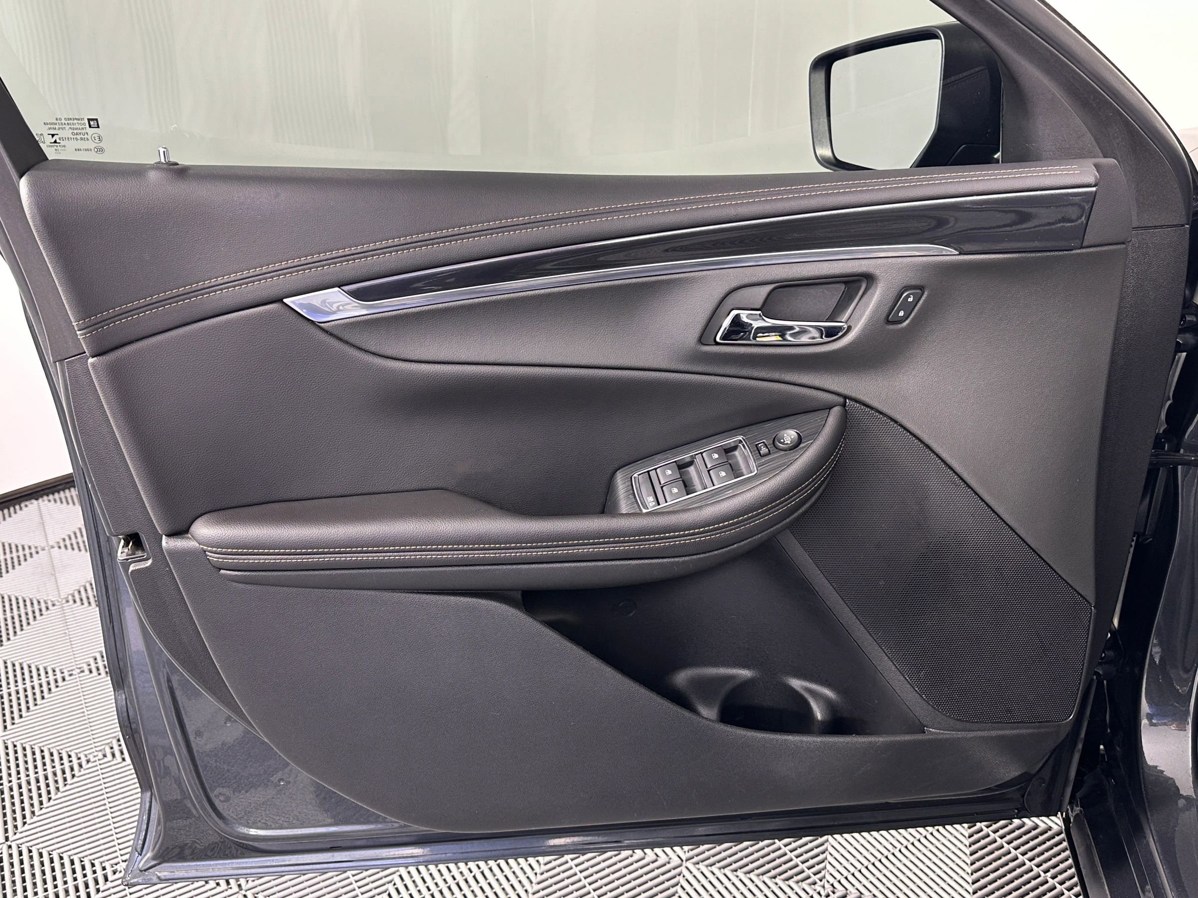 Used 2019 Chevrolet Impala LT w/ LT Convenience Package image 27