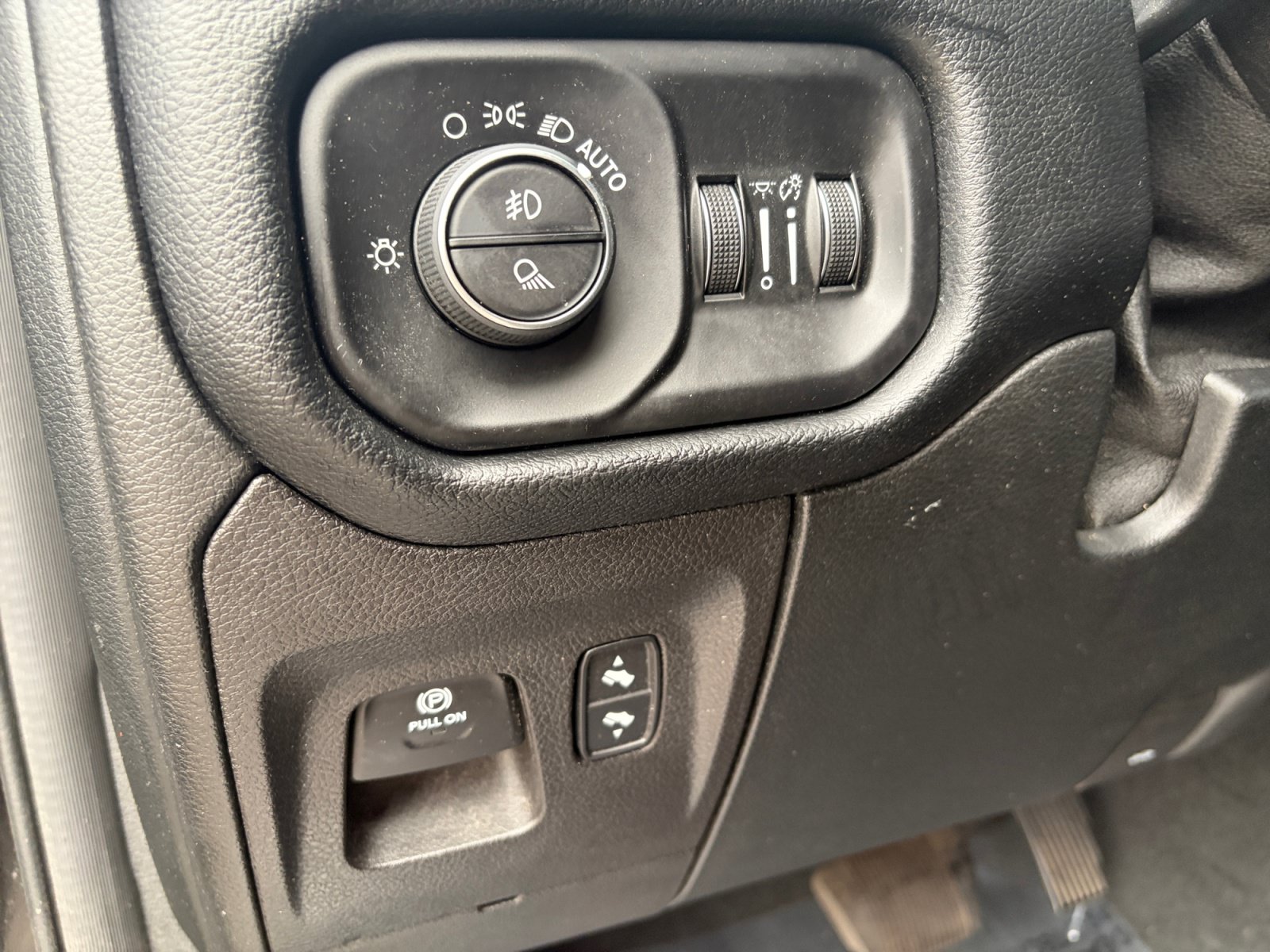 Used 2021 RAM 1500 Laramie AWD/4WD image 35