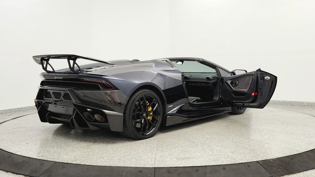 Used 2016 Lamborghini Huracan LP 610-4 AWD/4WD image 11