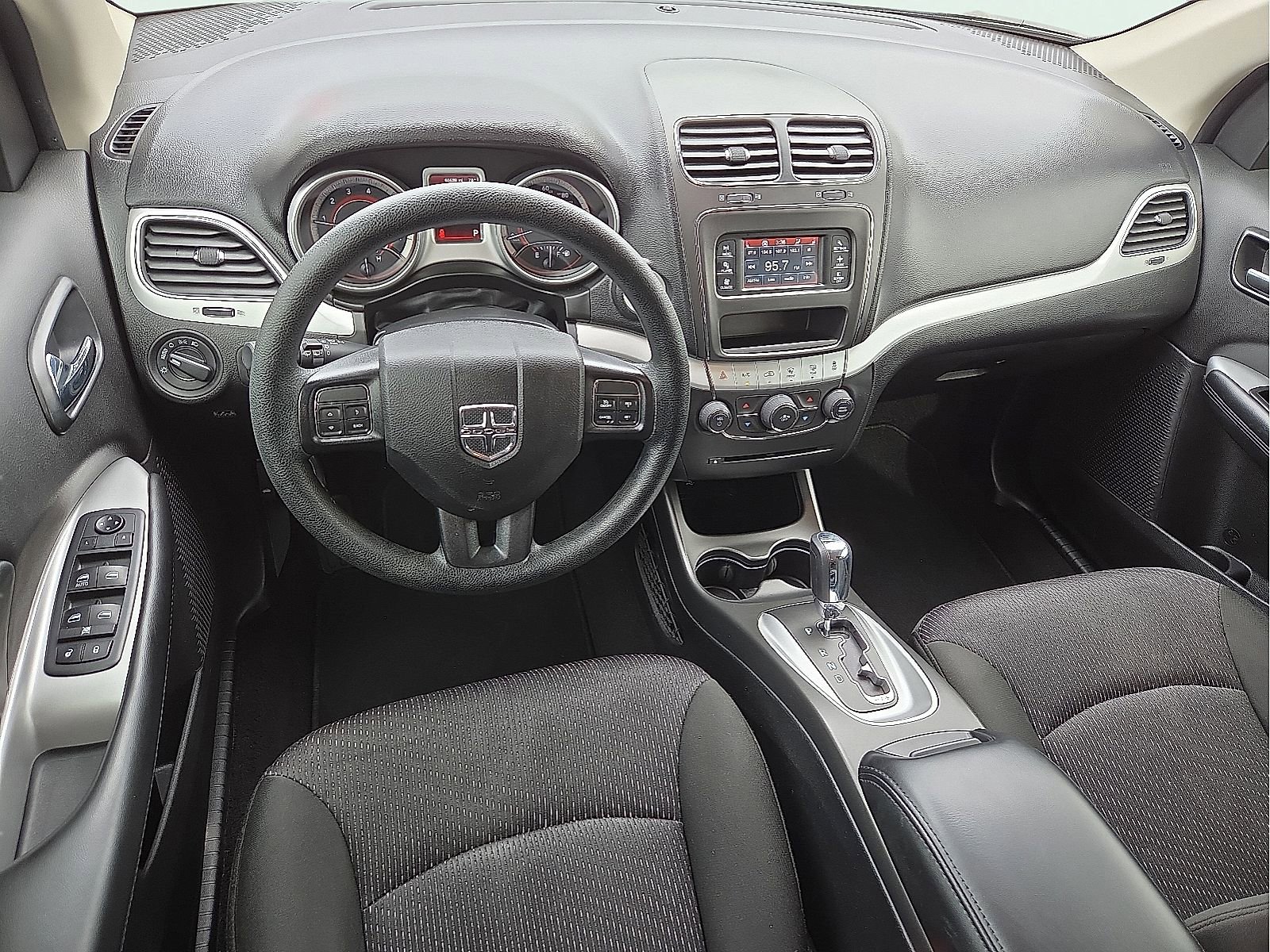 Used 2020 Dodge Journey SE w/ Blacktop Package image 11