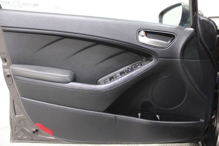 Used 2018 Kia Forte LX image 16