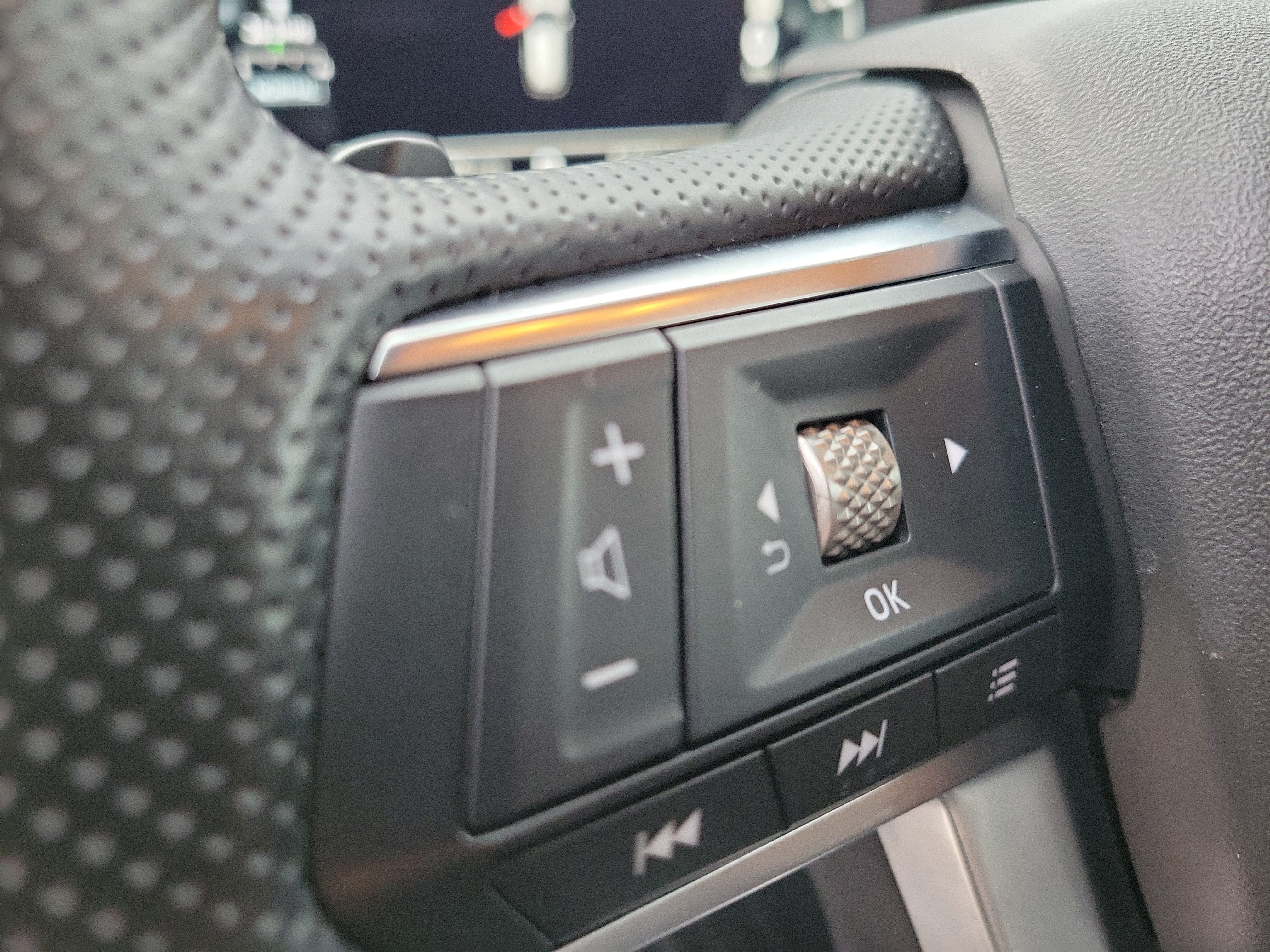 Used 2024 Mitsubishi Outlander SEL FWD image 27
