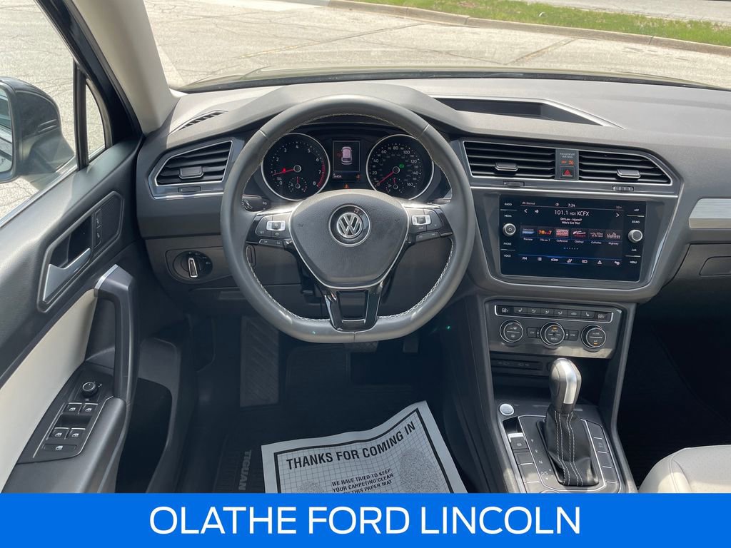 Used 2021 Volkswagen Tiguan SE w/ Panoramic Sunroof Package image 22