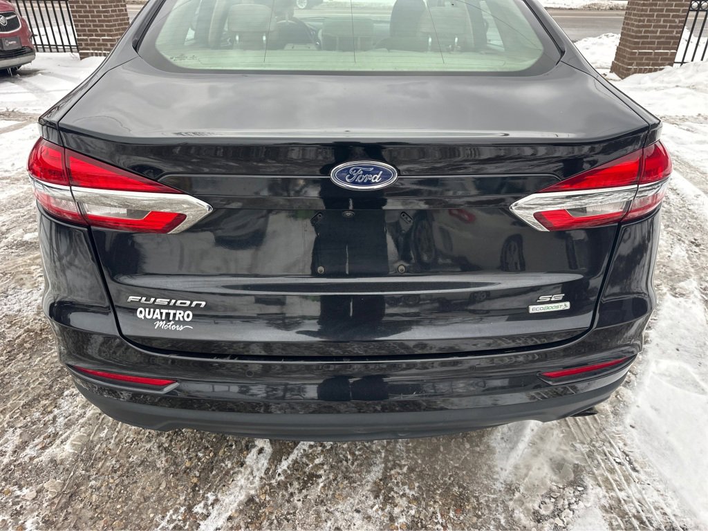 Used 2020 Ford Fusion SE image 14