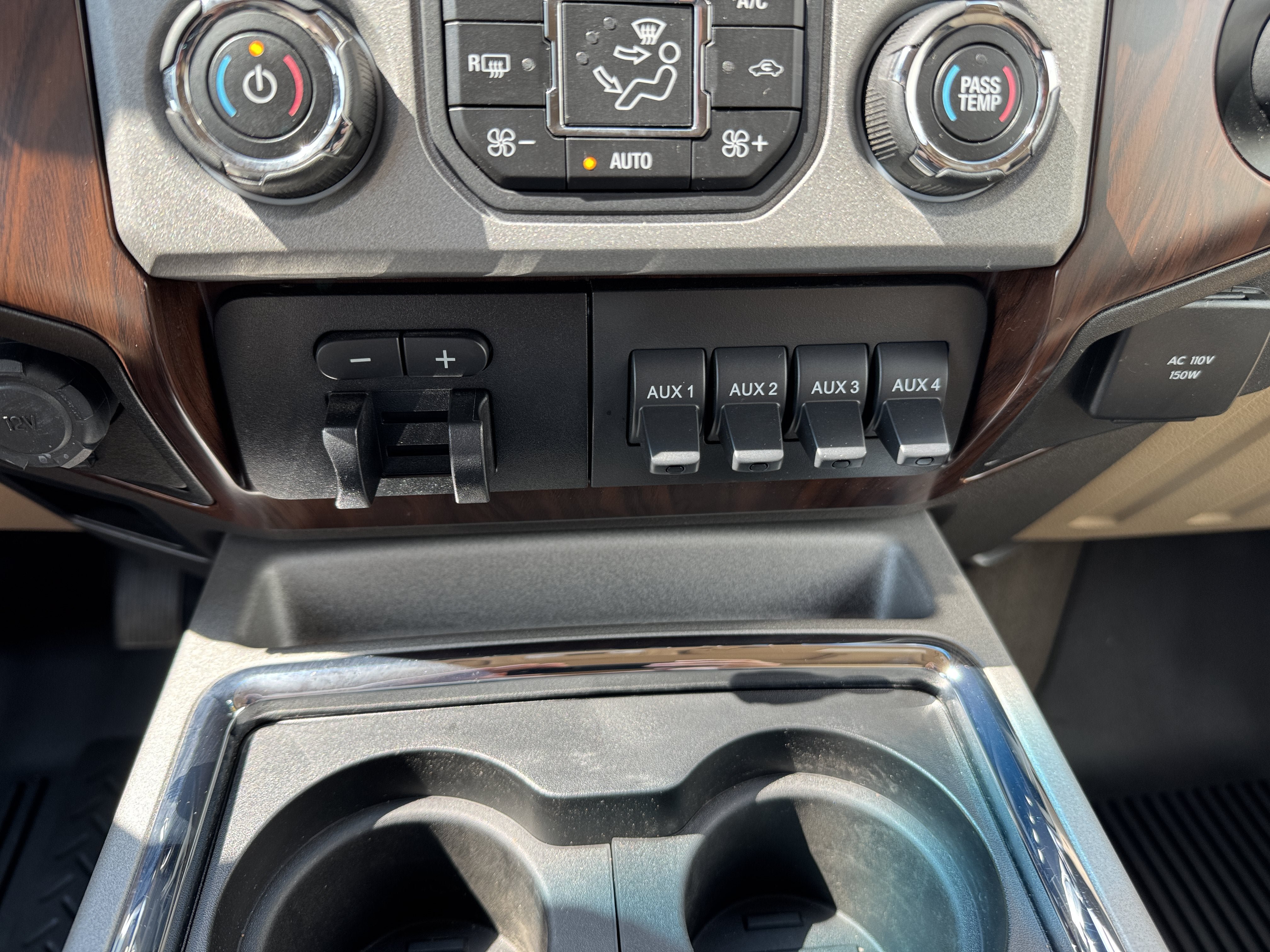 Used 2015 Ford F350 Lariat w/ Lariat Ultimate Package AWD/4WD image 20