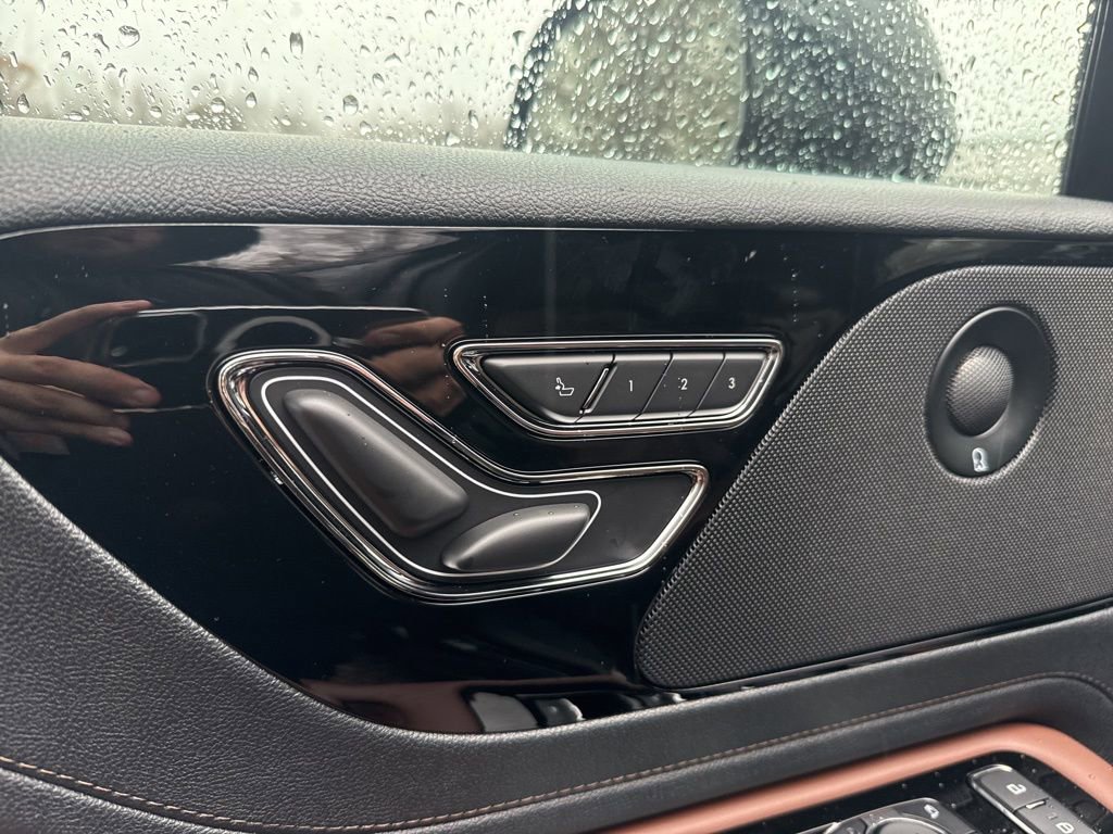 New 2026 Lincoln Aviator Reserve w/ Jet Appearance Package image 11