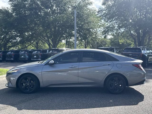 Used 2021 Hyundai Elantra SEL w/ Convenience Package FWD image 5