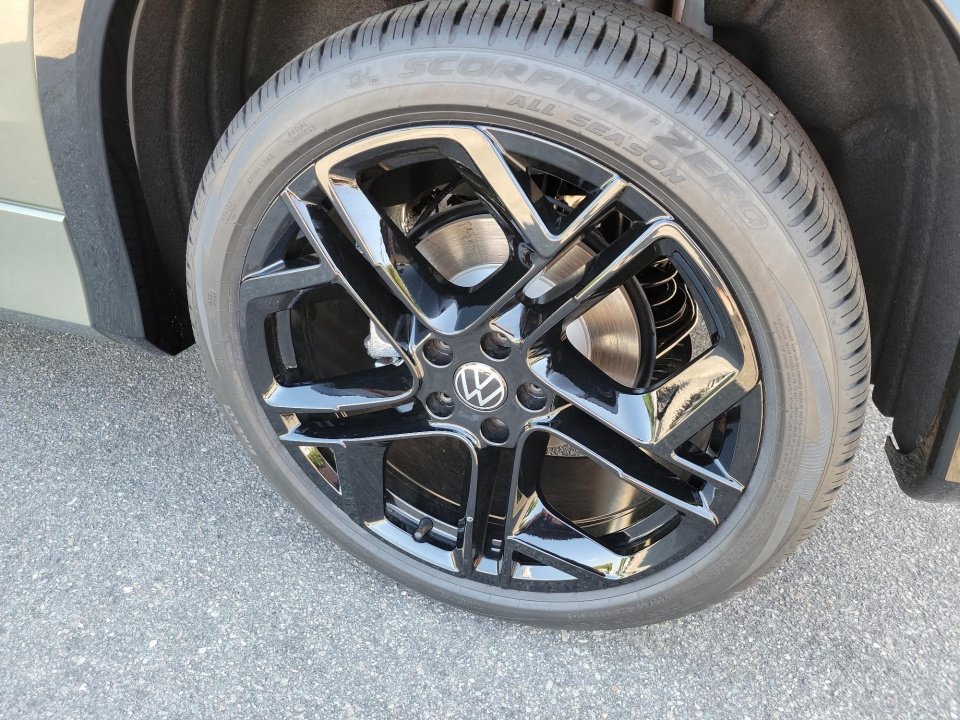 New 2026 Volkswagen Tiguan SE R-Line FWD image 22