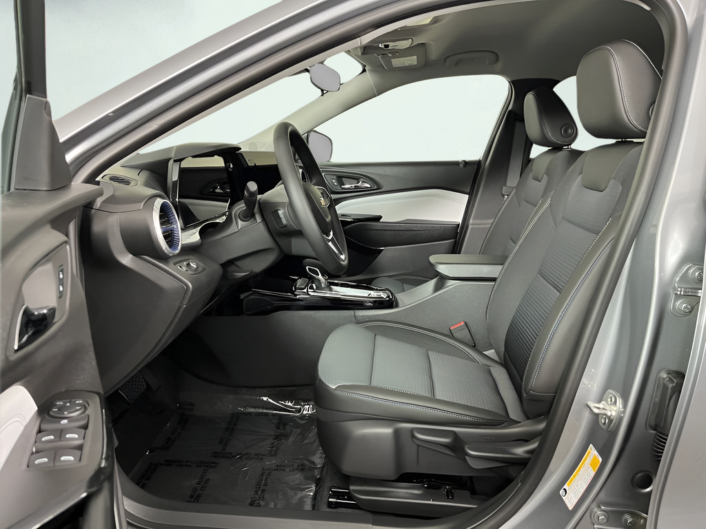 New 2026 Chevrolet Trax LT w/ LT Convenience Package FWD image 9