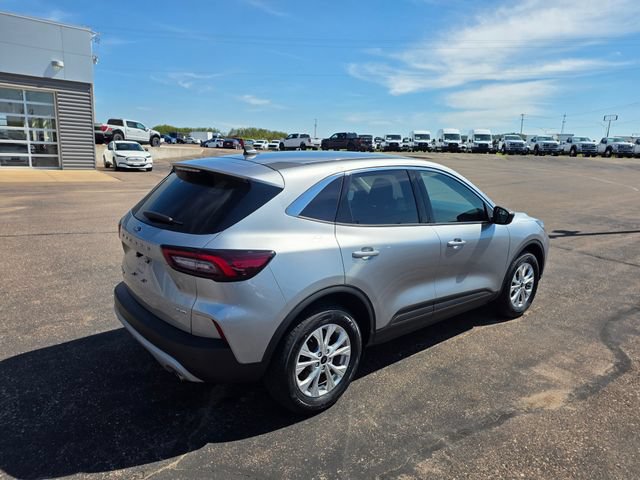 Used 2023 Ford Escape Active w/ Tech Pack #1 AWD/4WD image 8