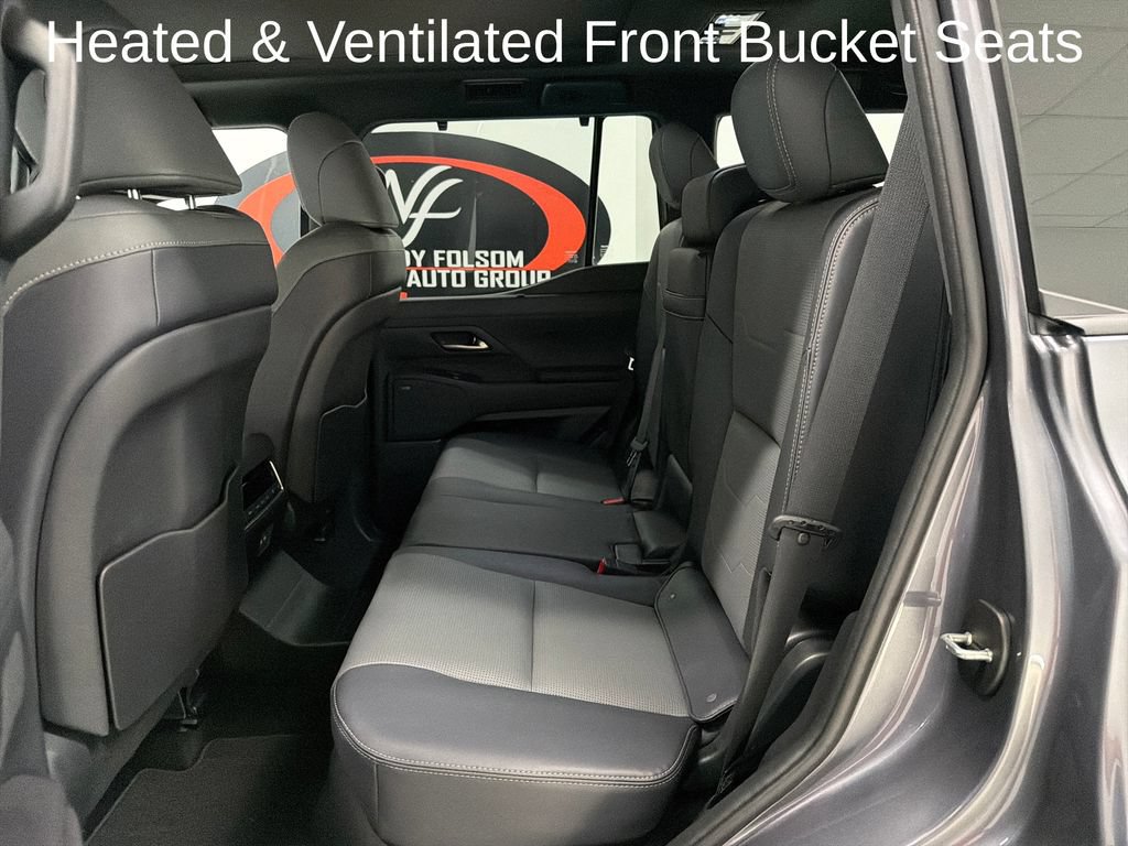 Used 2025 Lexus GX 550 AWD/4WD image 16