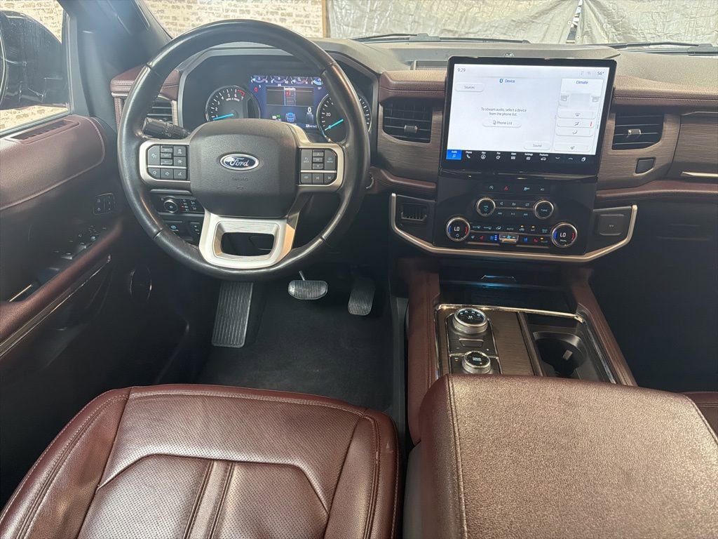 Used 2024 Ford Expedition Limited image 16