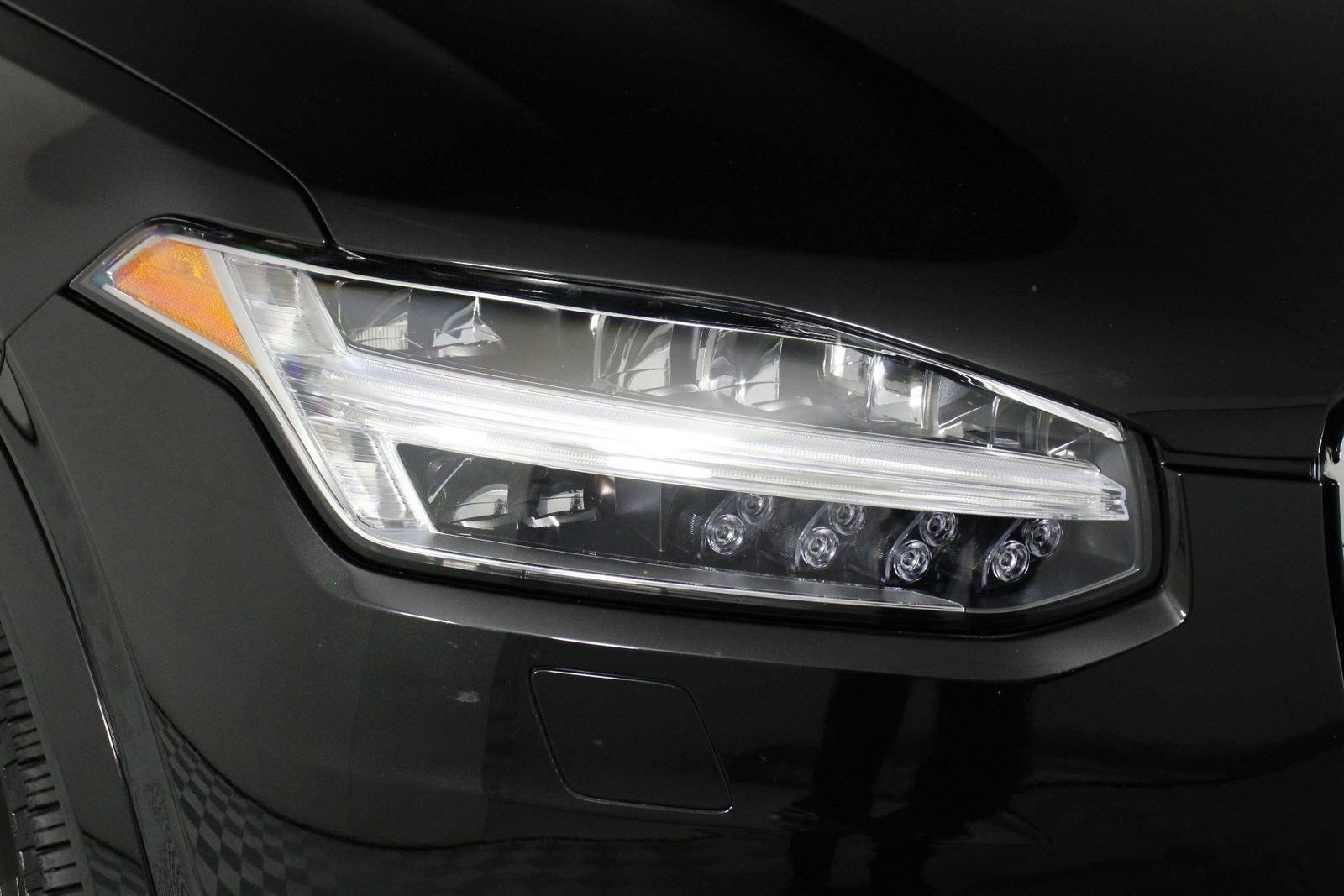 Certified 2024 Volvo XC90 T8 Plus w/ Protection Package Premier AWD/4WD image 26