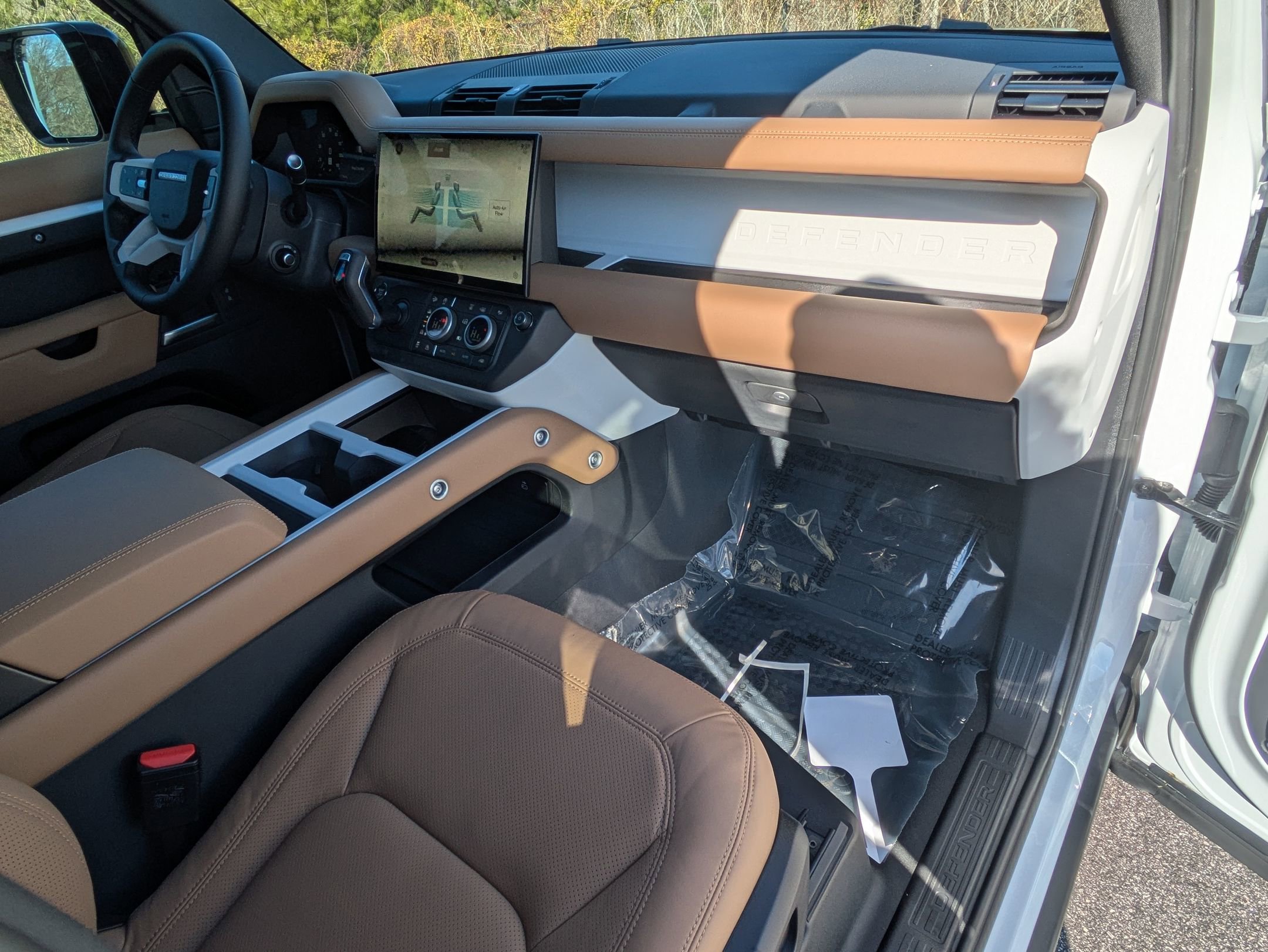 New 2026 Land Rover Defender 110 X-Dynamic SE image 30