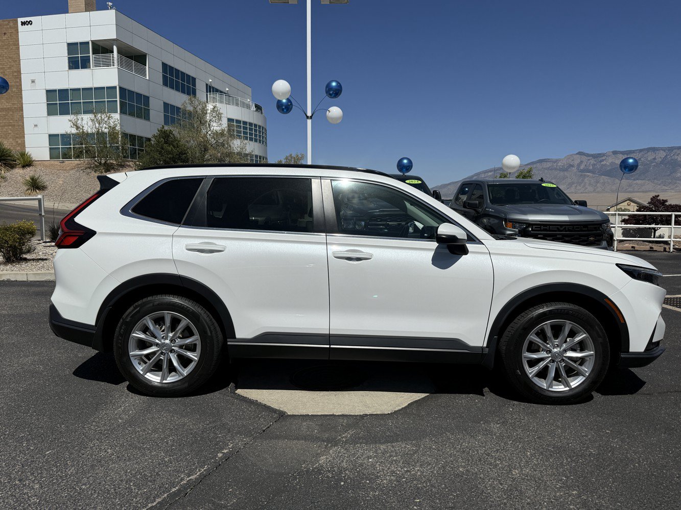 Used 2023 Honda CR-V EX-L image 4