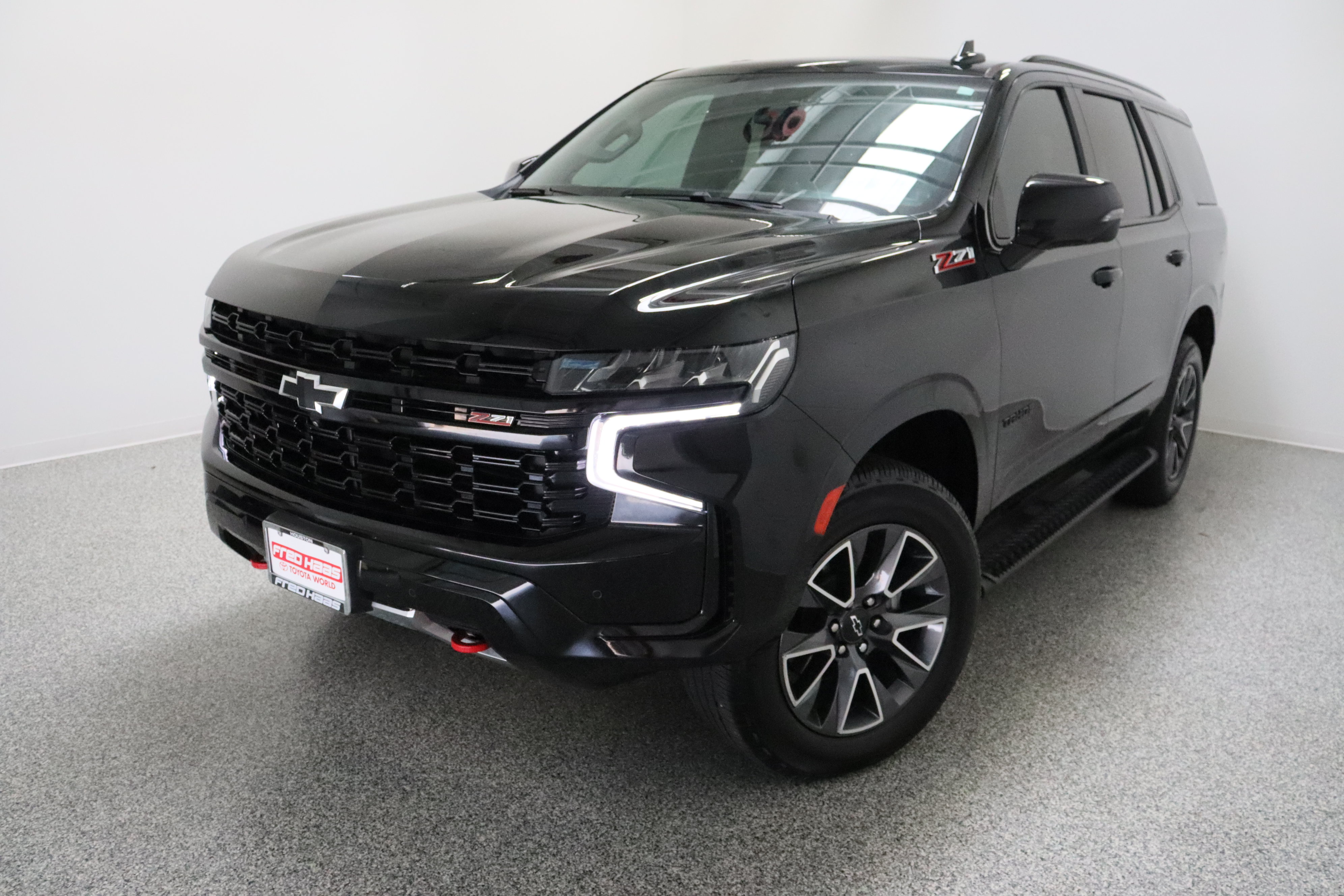 Used 2024 Chevrolet Tahoe Z71 w/ Z71 Off-Road Package AWD/4WD image 2