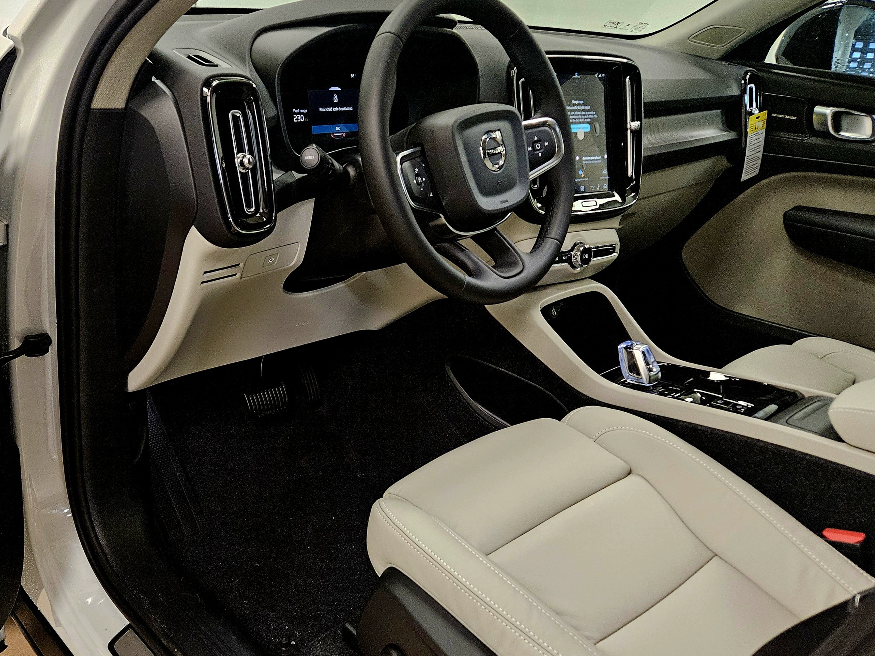 New 2026 Volvo XC40 B5 Ultra w/ Climate Package AWD/4WD image 43