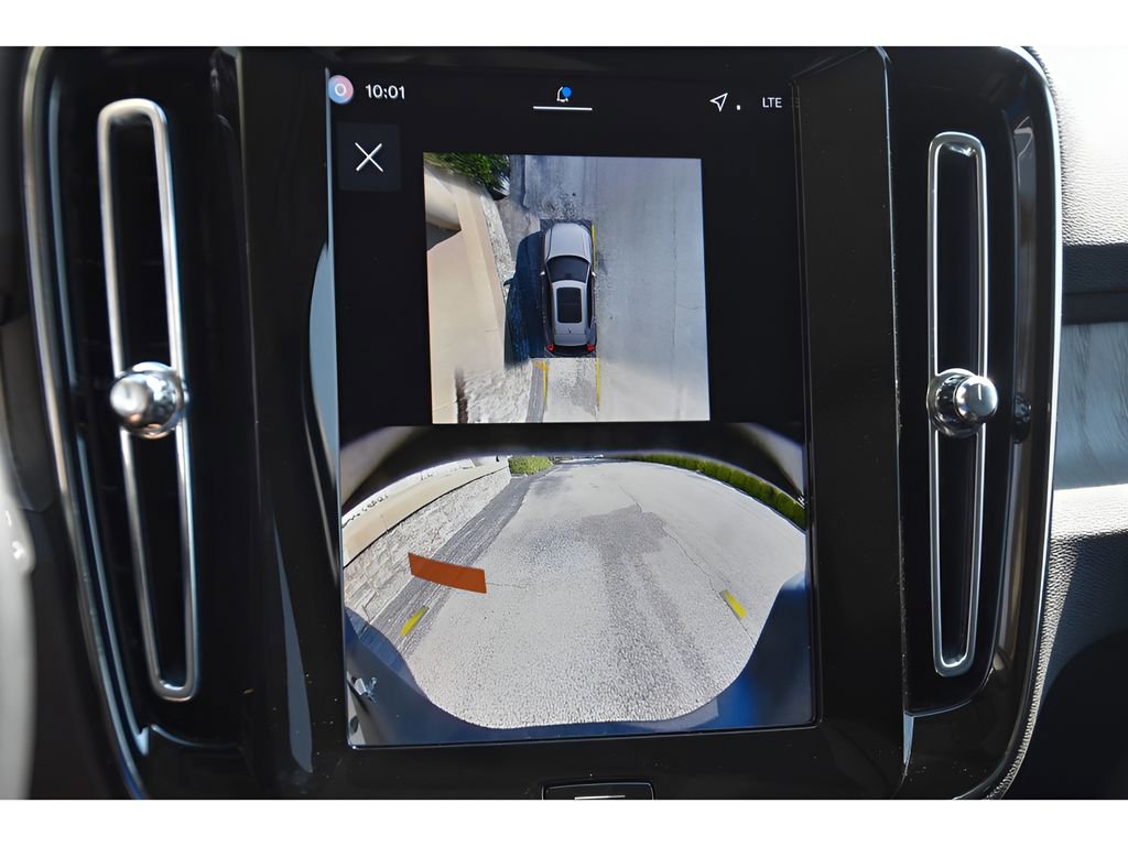 Certified 2026 Volvo XC40 B5 Plus w/ Protection Package Premier image 22