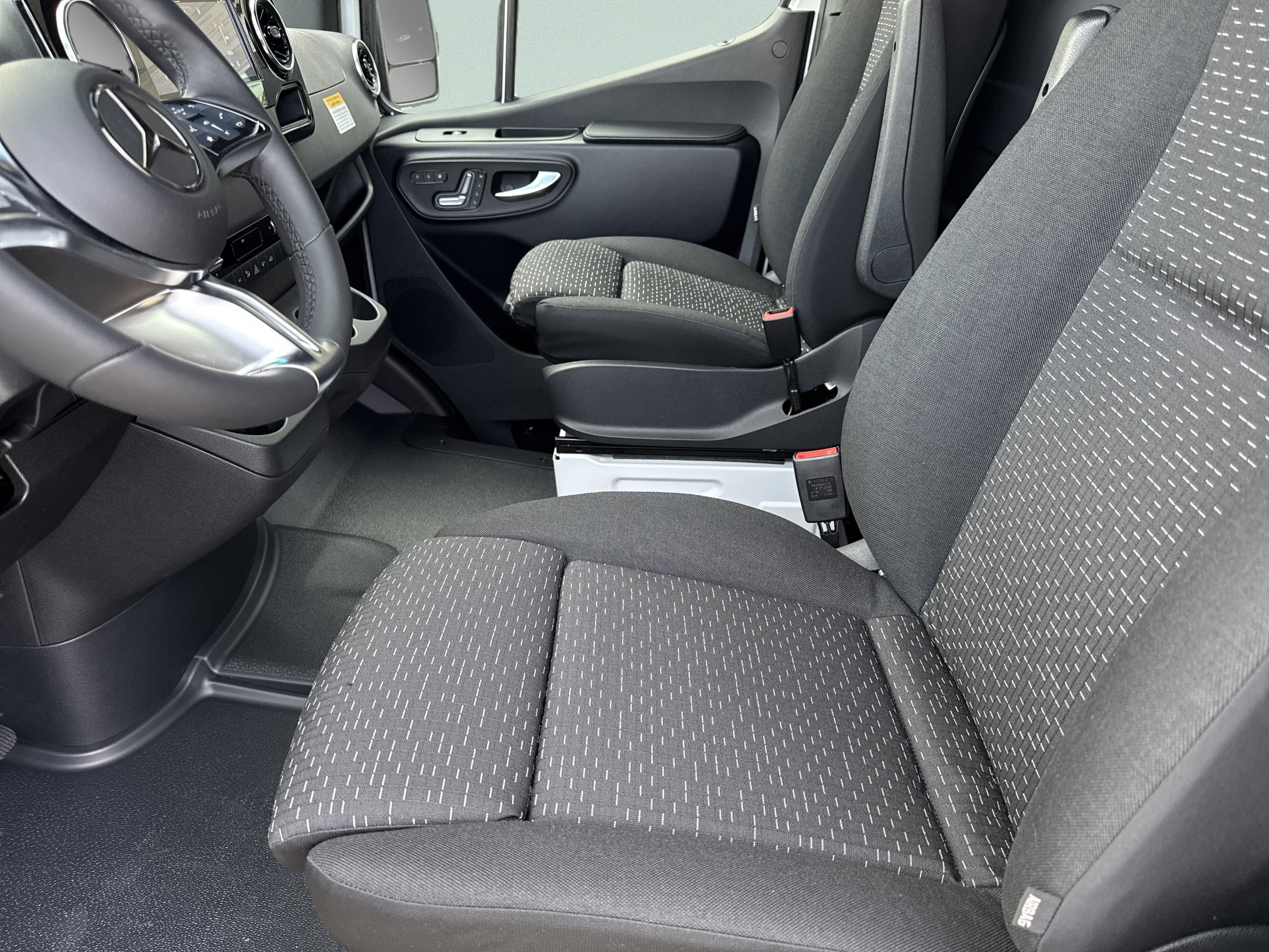 New 2026 Mercedes-Benz Sprinter 2500 image 21