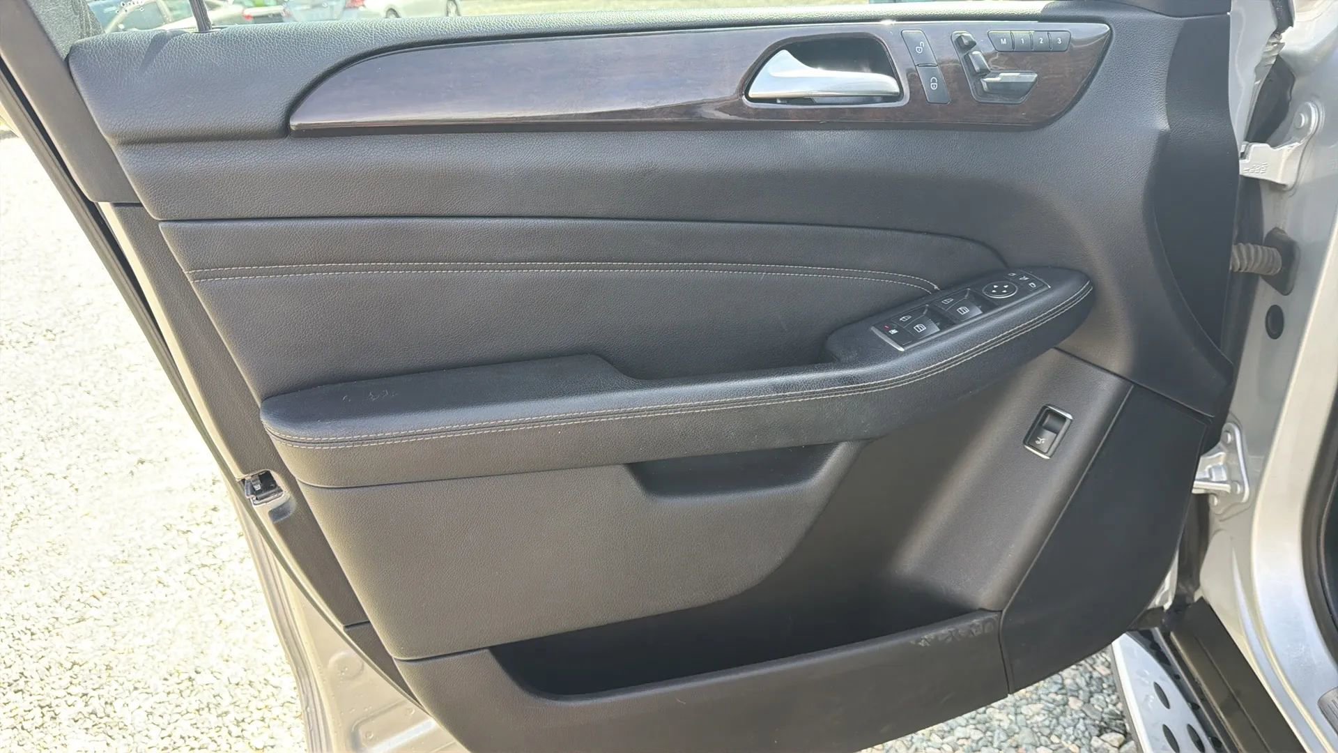 Used 2014 Mercedes-Benz ML 350 ML 350 4MATIC Sport Utility 4D w/ Premium 1 Package image 25