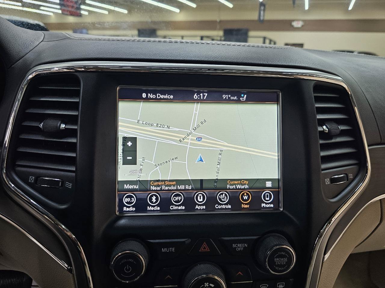 Used 2018 Jeep Grand Cherokee Overland RWD image 34