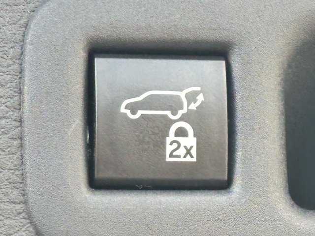 Used 2024 Toyota Sienna XSE w/ XSE Plus Package AWD/4WD image 8