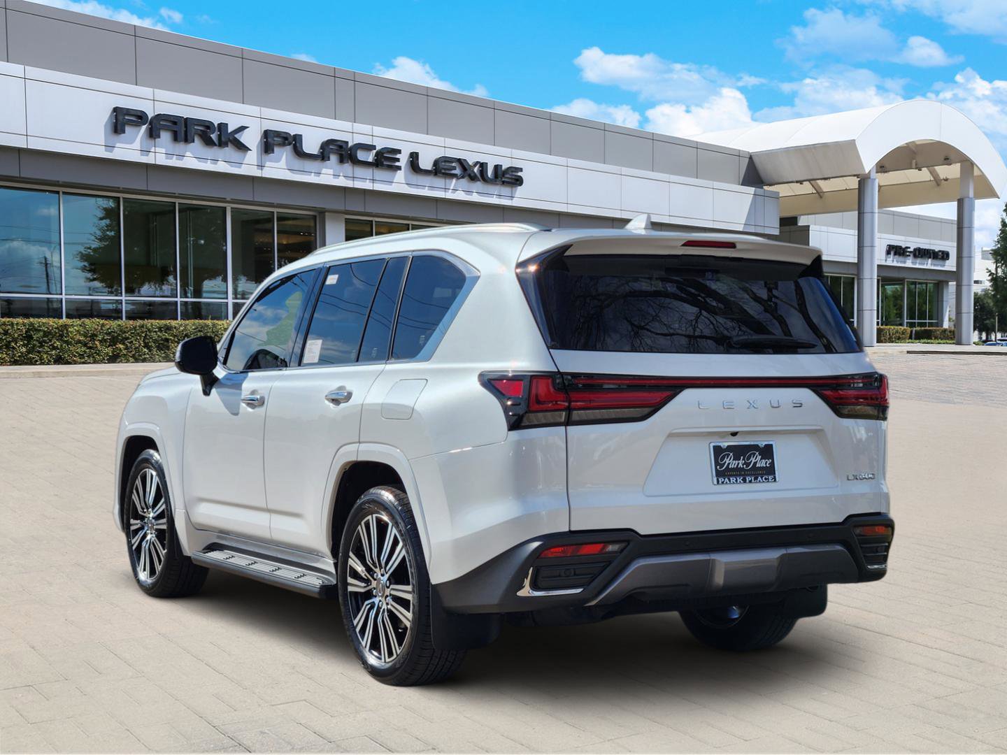 New 2026 Lexus LX 600 4WD w/ Luxury Package image 4