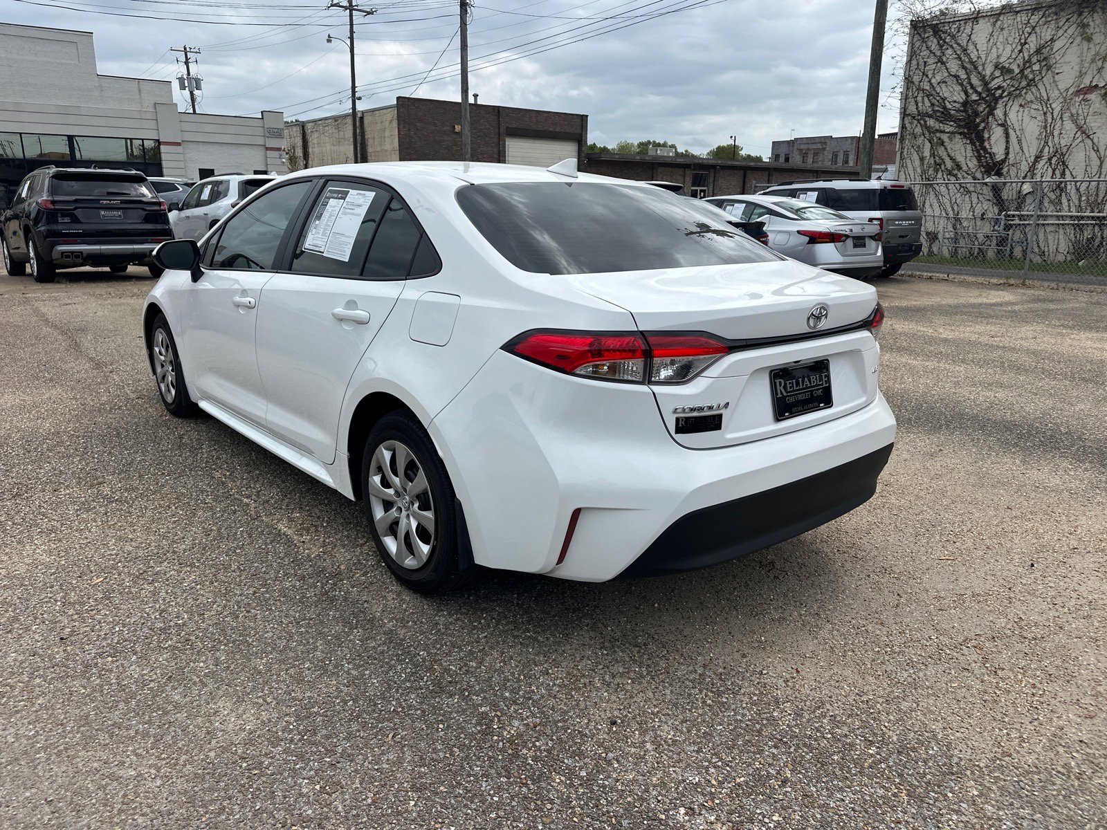 Used 2025 Toyota Corolla LE FWD image 4