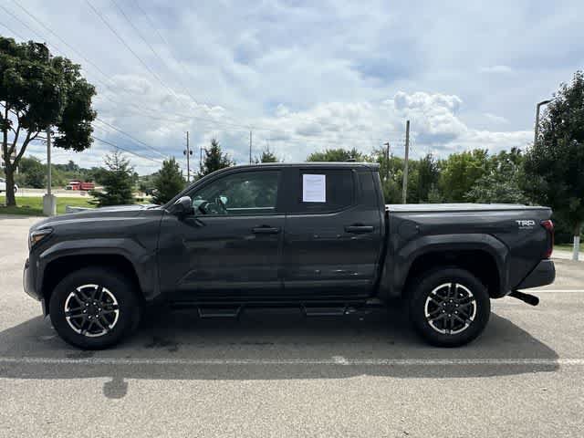 Used 2025 Toyota Tacoma TRD Sport AWD/4WD image 2