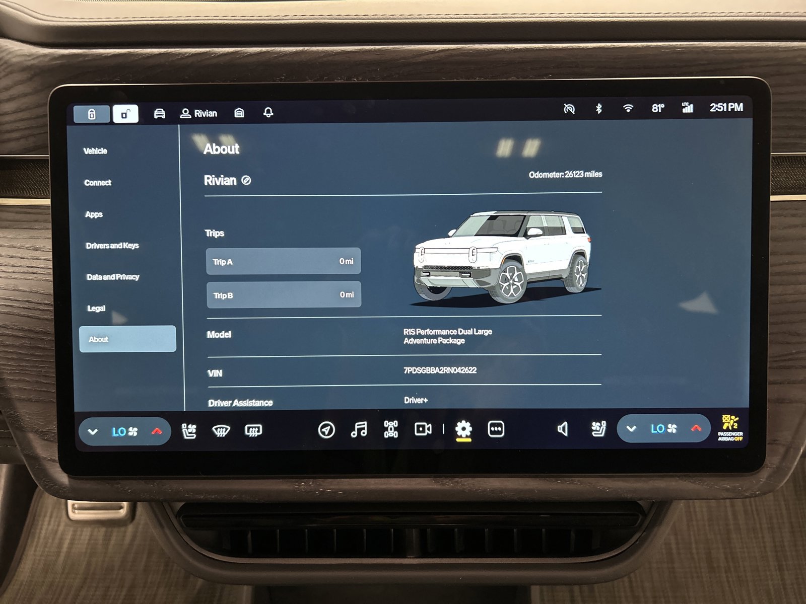 Used 2024 Rivian R1S Adventure AWD/4WD image 29
