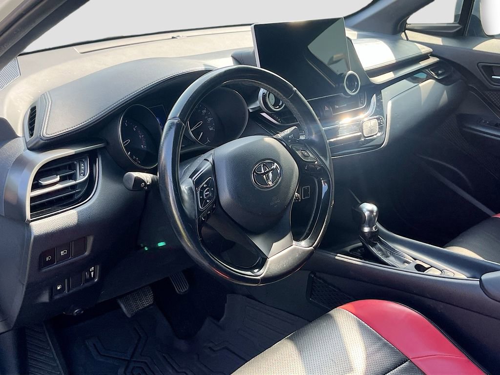 Used 2018 Toyota C-HR XLE FWD image 9