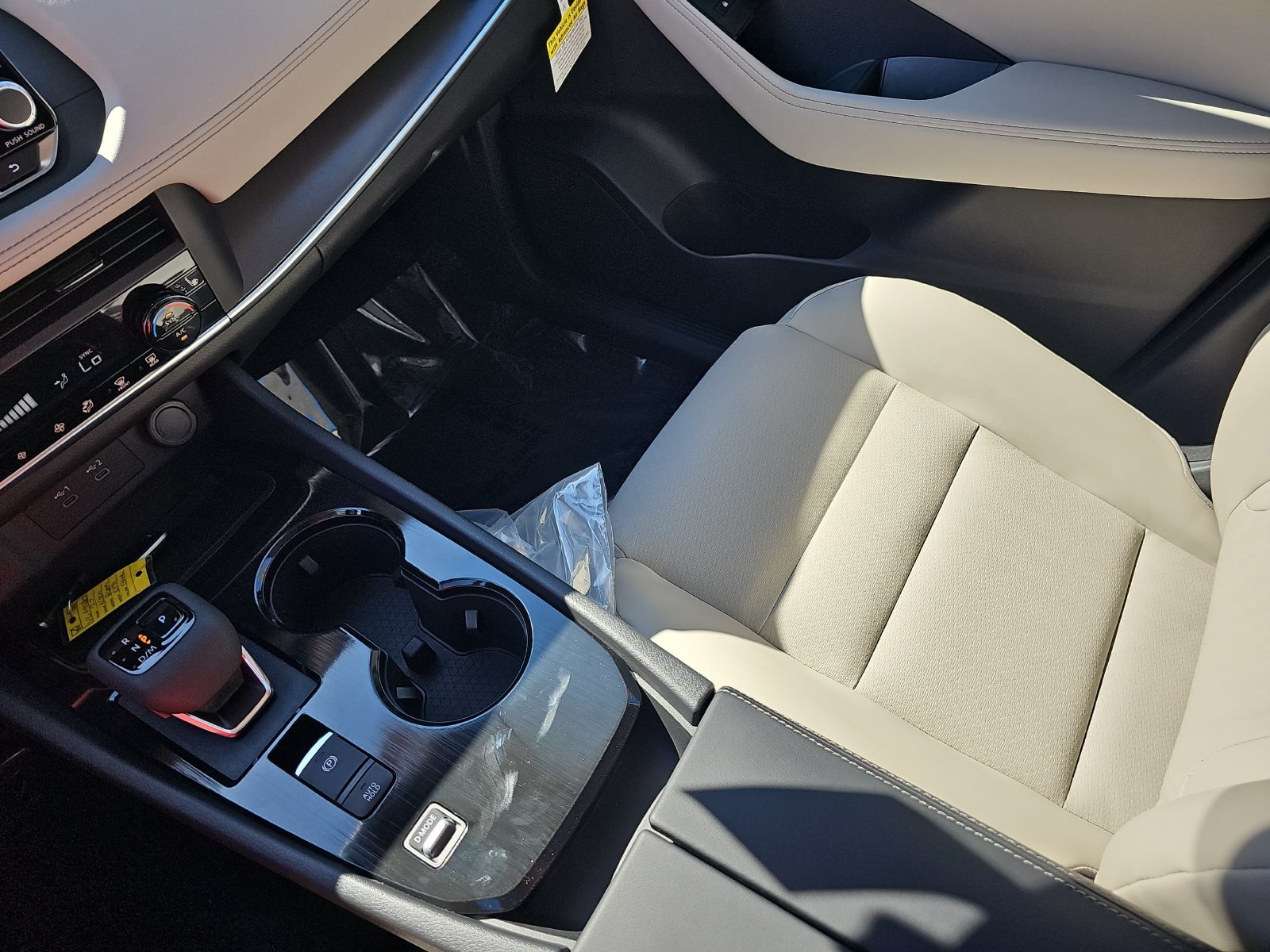 New 2027 Nissan Rogue Dark Armor FWD image 25