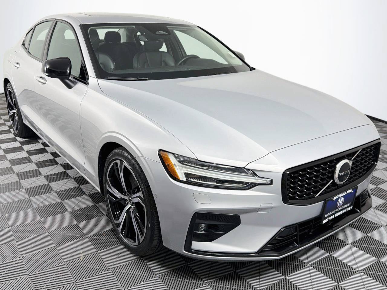Used 2024 Volvo S60 B5 Plus FWD image 27