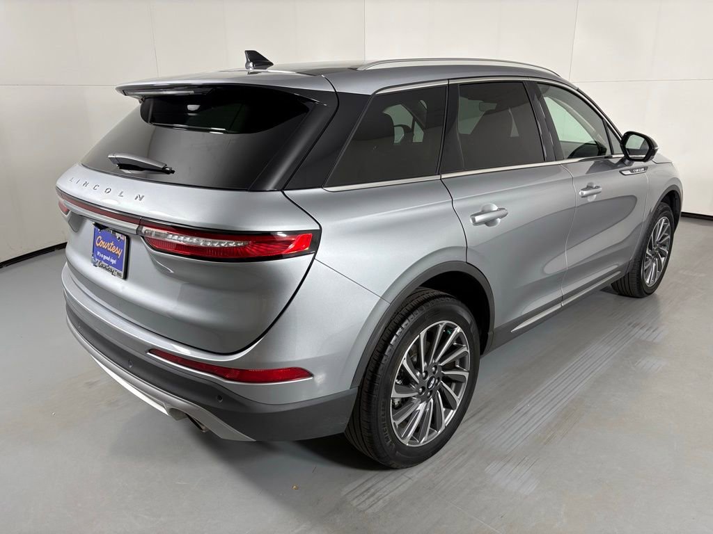 Used 2024 Lincoln Corsair Reserve w/ Equipment Group 201A image 9