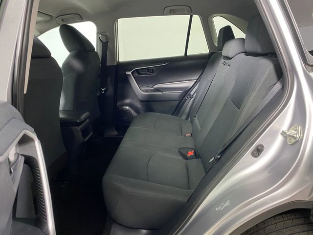 Used 2019 Toyota RAV4 LE AWD/4WD image 11