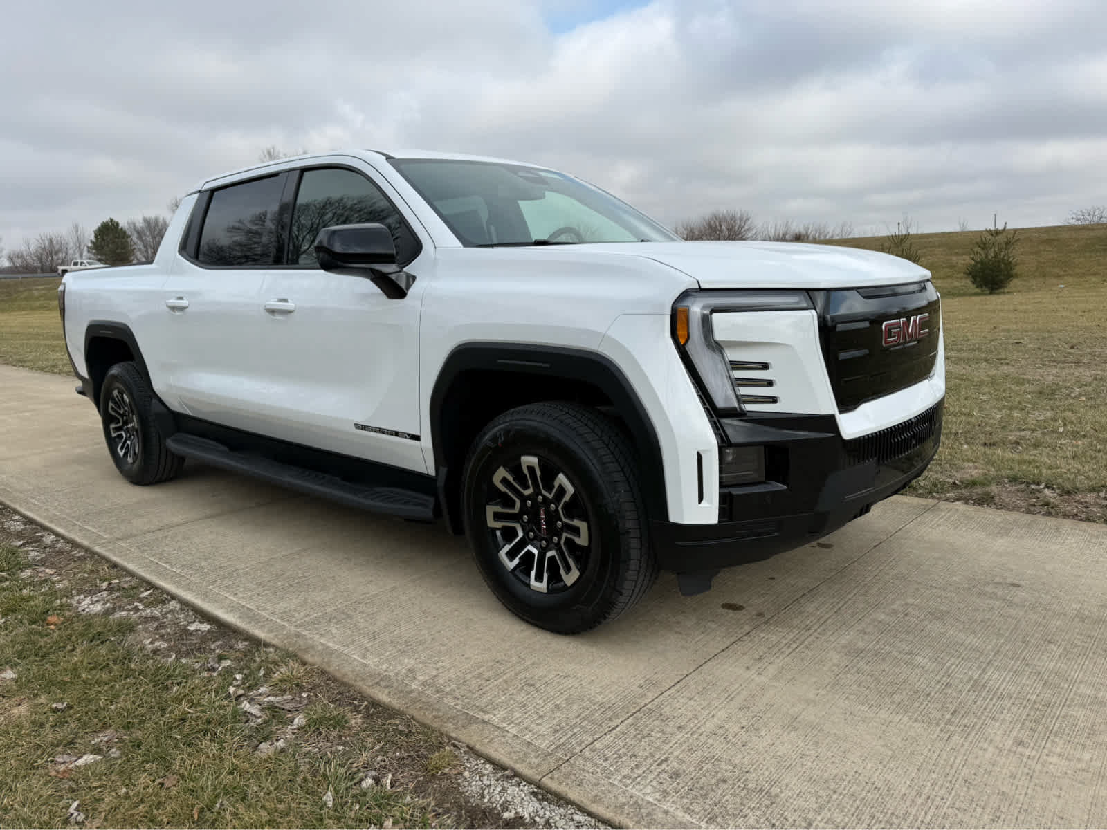 New 2026 GMC Sierra EV Elevation AWD/4WD image 8