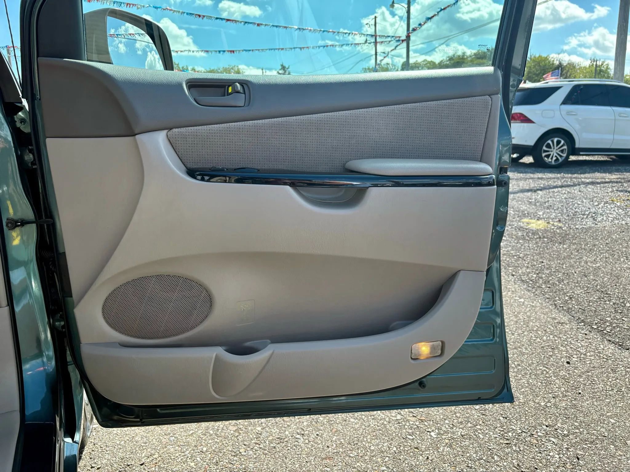 Used 2005 Toyota Sienna LE image 11