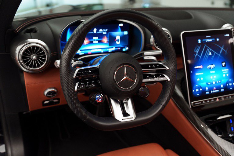 Used 2022 Mercedes-Benz SL 55 AMG 4MATIC image 16