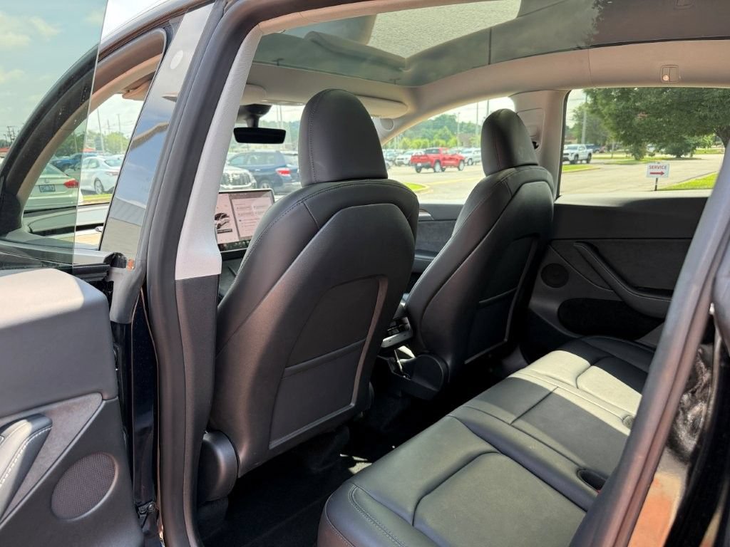 Used 2023 Tesla Model Y Long Range AWD/4WD image 14