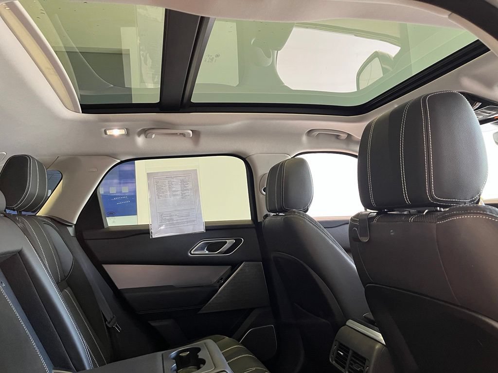 Used 2019 Land Rover Range Rover Velar R-Dynamic SE AWD/4WD image 25
