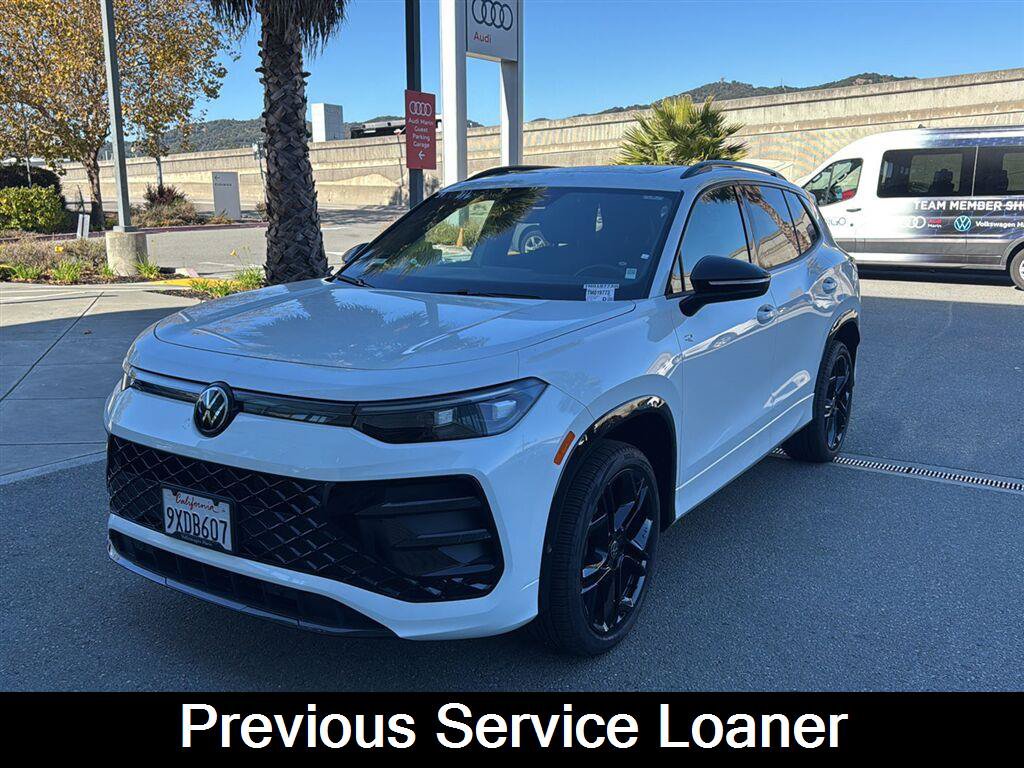 Used 2026 Volkswagen Tiguan SE R-Line AWD/4WD image 1