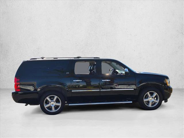Used 2014 Chevrolet Suburban LTZ RWD image 4