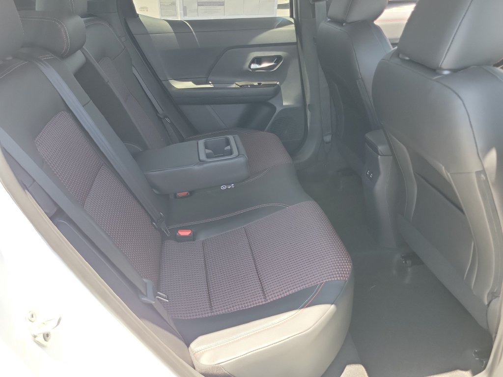 New 2026 Nissan Kicks SR FWD image 13