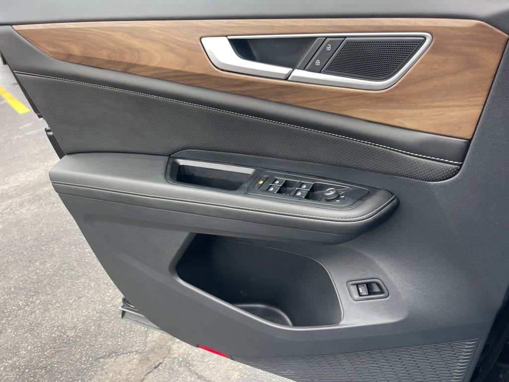 Used 2025 Volkswagen Atlas SE image 9