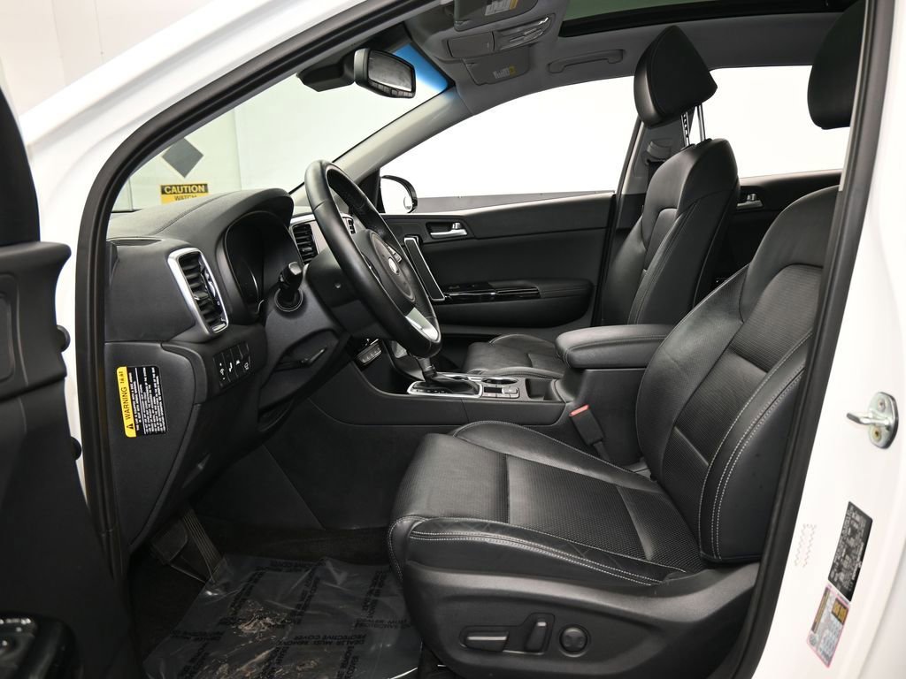 Used 2021 Kia Sportage EX w/ EX Technology Package image 12