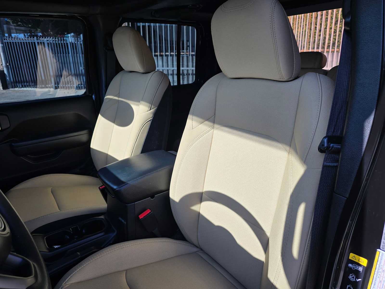 Used 2023 Jeep Gladiator Sport AWD/4WD image 22
