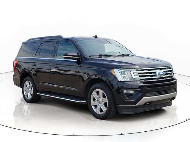 Used 2018 Ford Expedition XLT w/ Equipment Group 202A AWD/4WD image 2