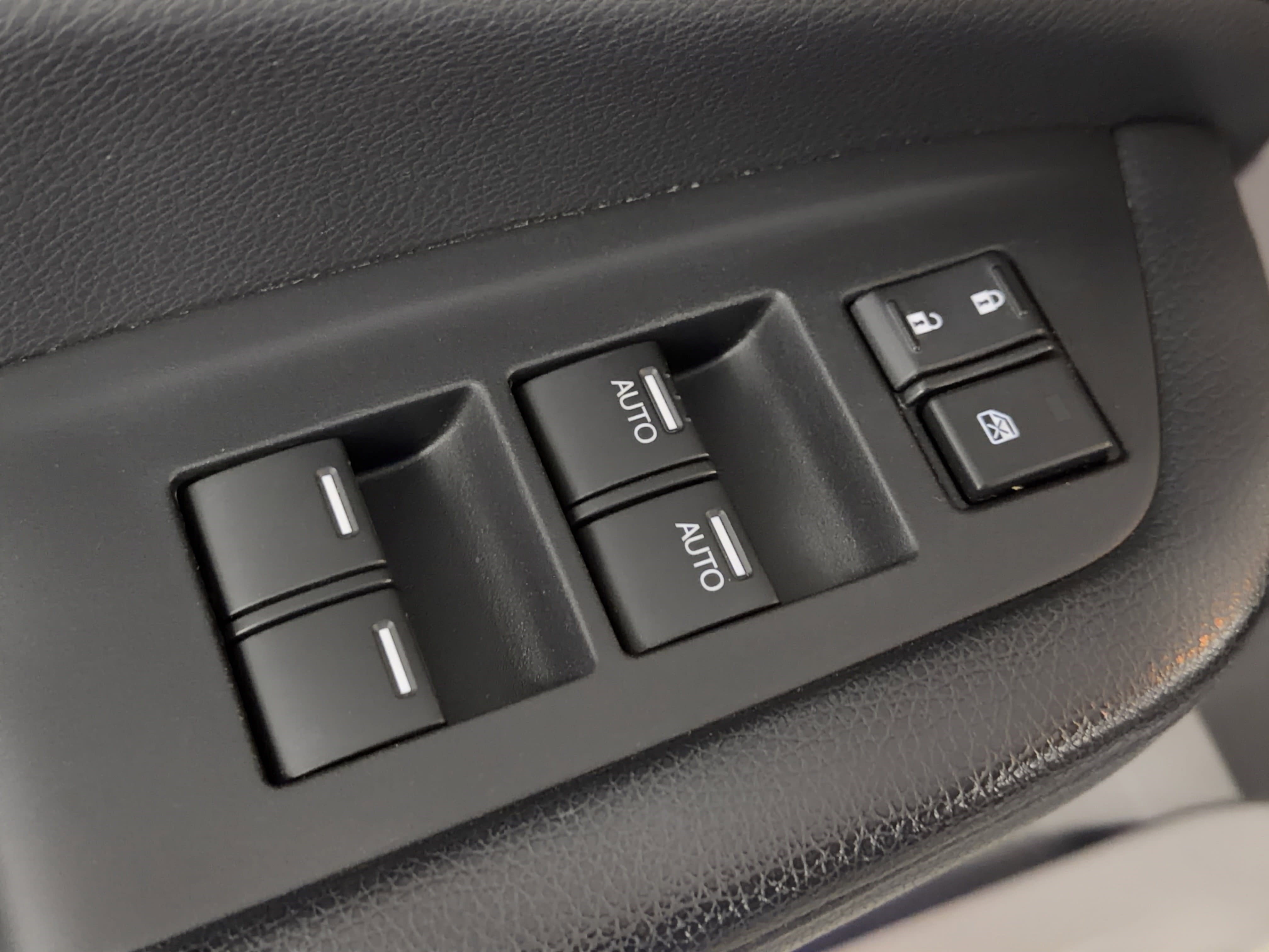 Used 2017 Honda Pilot Touring image 15