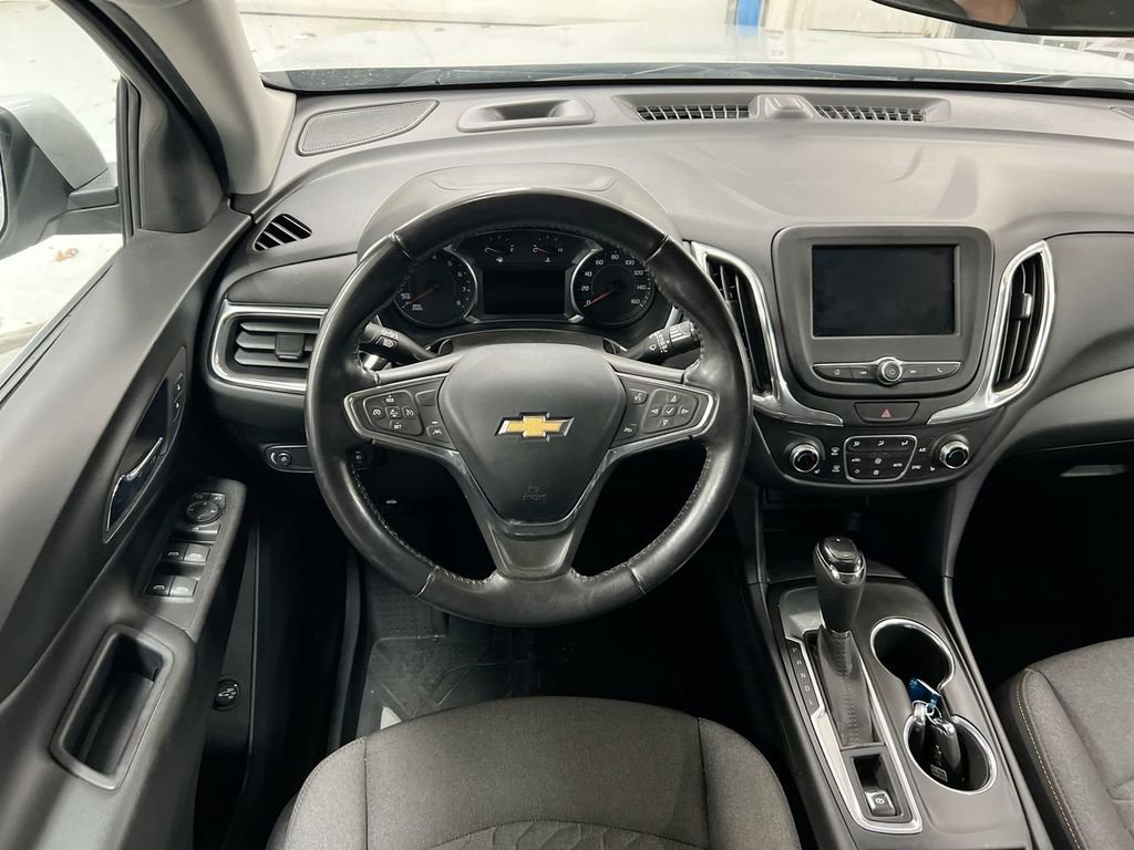 Used 2020 Chevrolet Equinox LT w/ Driver Convenience Package image 11