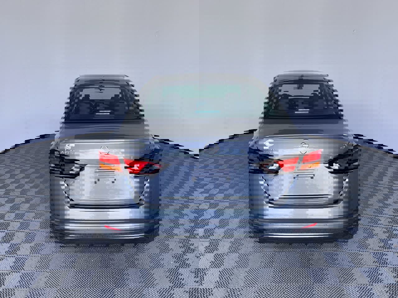 Used 2024 Nissan Altima 2.5 SV image 4